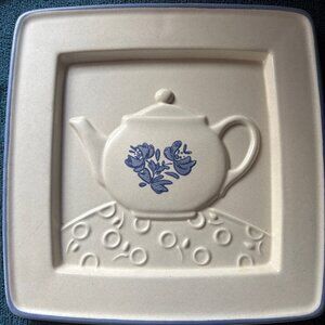 Vintage Pfaltzgraff Yorktowne Trivet